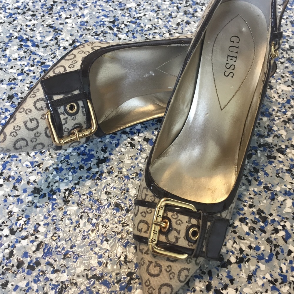 Guess brwn signature patent buckle pointed pumps